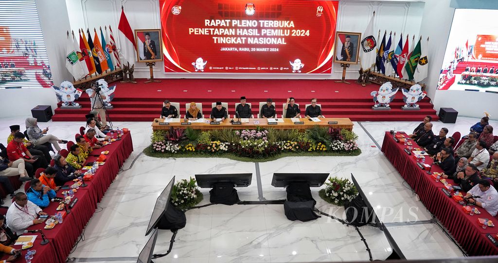Suasana saat Komisi Pemilihan Umum menggelar rapat pleno terbuka penetapan hasil Pemilu 2024 di KPU, Jakarta, Rabu (30/3/2024).