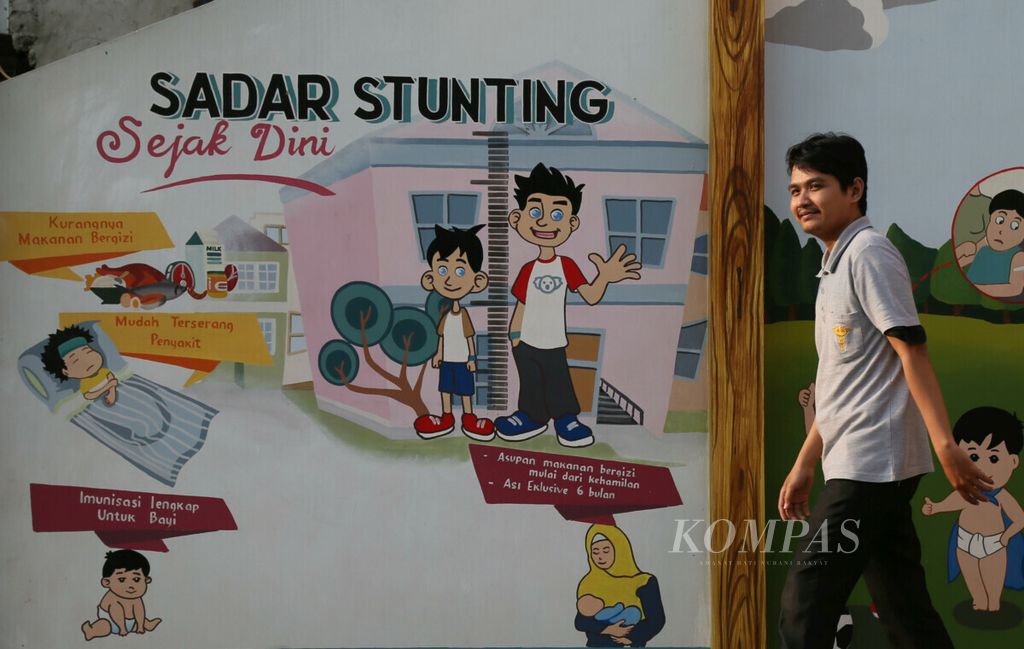 An awareness campaign regarding the handling of children under five who are stunted was seen in the Pondok Pinang area, Jakarta, Wednesday (17/4/2019). Nationally, according to Basic Health Research (Riskesdas), 30.8 percent of children under five years old (toddlers) experienced short stature in 2018.