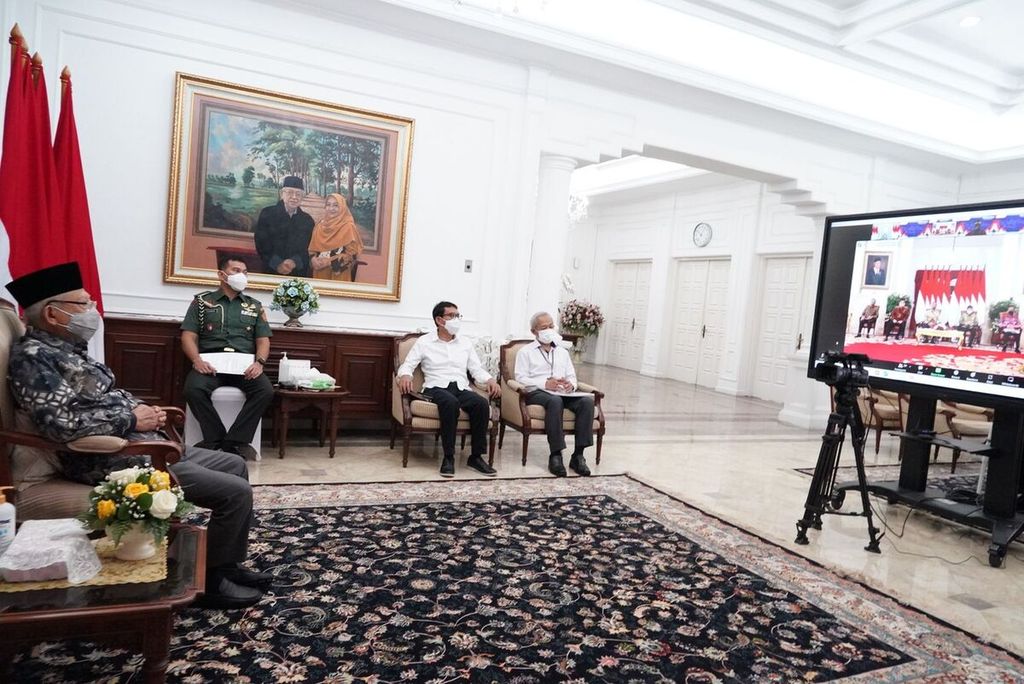 Wakil Presiden Ma'ruf Amin menghadiri Peresmian Pembukaan Musyawarah Perencanaan Pembangunan Nasional (Musrenbangnas) Tahun 2022 melalui konferensi video dari Kediaman Resmi Wapres, Jalan Diponegoro Nomor 2 Jakarta Pusat, Kamis (28/4/2022).