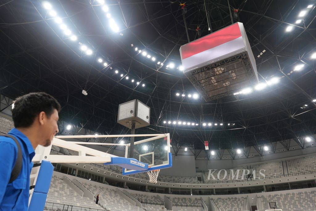 Penampakan di dalam Arena Indonesia di kompleks olahraga Gelora Bung Karno, Senayan, Jakarta, Selasa (11/7/2023). Arena Indonesia, yang baru dibangun, menjadi lokasi pertandingan Piala Dunia Bola Basket FIBA 2023.