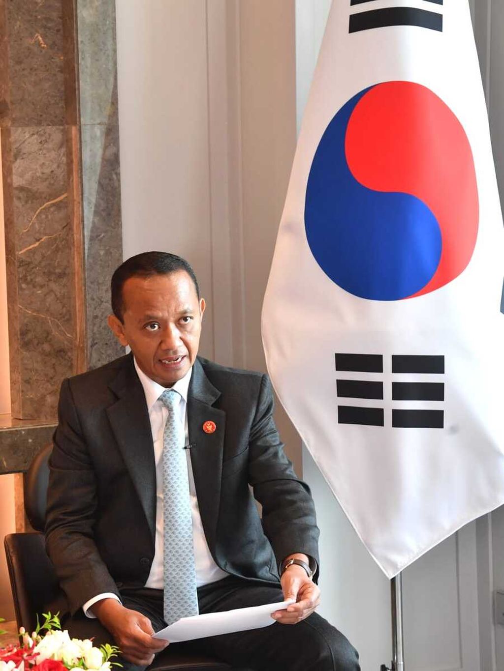 Menteri Investasi dan Kepala Badan Koordinasi Penanaman Modal Bahlil Lahadalia saat menyampaikan keterangan pers di Seoul, Korea Selatan, Kamis (28/7/2022).