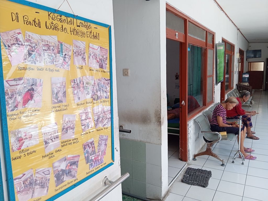 Suasana di Panti Werdha Hargo Dedali, Surabaya, Jawa Timur, Senin (2/9/2024). Hargo Dedali menampung dan menangani 30 orang dengan demensia berusia 65-92 tahun.