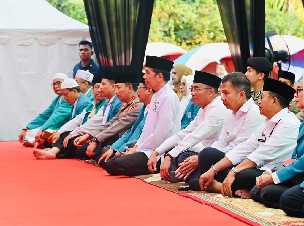 Presiden Joko Widodo menegaskan pentingnya terus menjaga persatuan dan kesatuan negara yang dimulai dari unit terkecil pemerintahan, yaitu desa. Hal ini diungkapkan Presiden dalam sambutannya pada Jambore Nasional Dai Desa Madani Persaudaraan Muslimin Indonesia (Parmusi) Tahun 2023 di Taman Nasional Gunung Gede Pangrango, Kabupaten Cianjur, Jawa Barat, Selasa, 26 September 2023. 