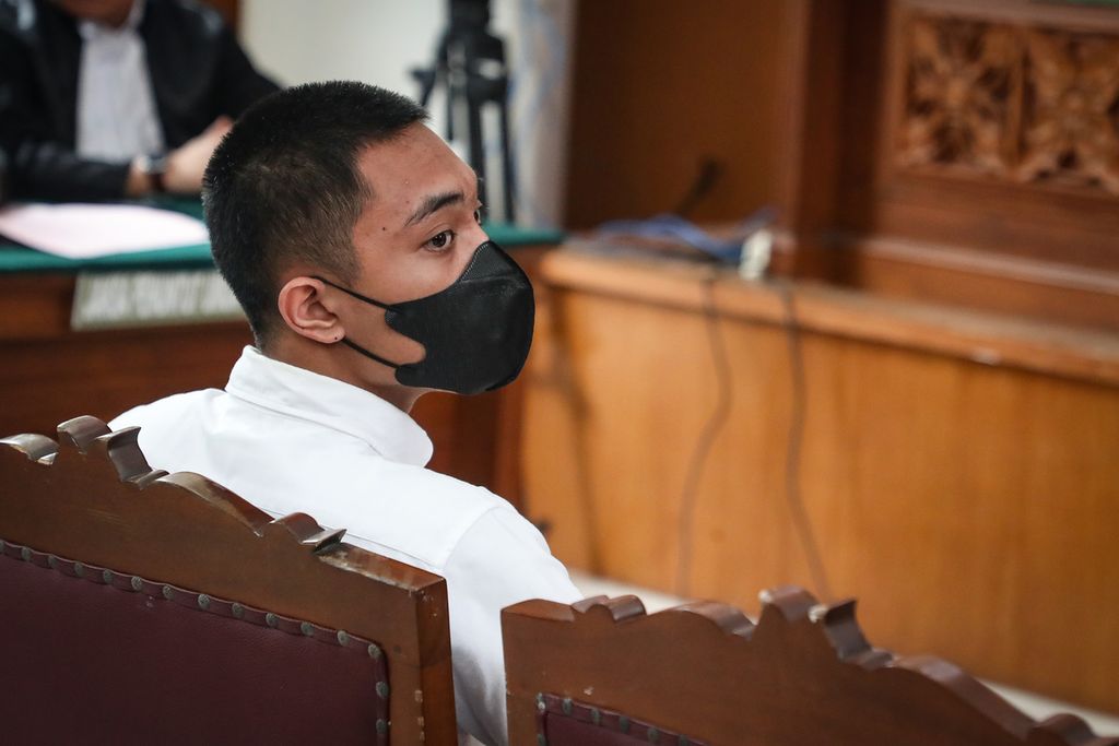 Terdakwa Mario Dandy Satriyo menunggu sidang dimulai di Pengadilan Negeri Jakarta Selatan, Selasa (6/6/2023). 