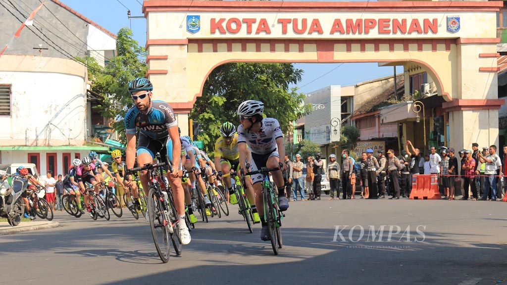 Pada etape ke-4 Tour de Lombok Mandalika 2017 Minggu (16/4), para pebalap melalui rute Kota Tua Ampenan yang merupakan salah satu situs bersejarah di pulau Lombok, Nusa Tenggara Barat. Etape penutupan ini akhirnya menobatkan Nathan sebagai juara umum perorangan, Dadi Suryadi sebagai pebalap terbaik Indonesia, dan tim Kinan dari Jepang sebagai tim terbaik di Tour de Lombok Mandalika 2017.