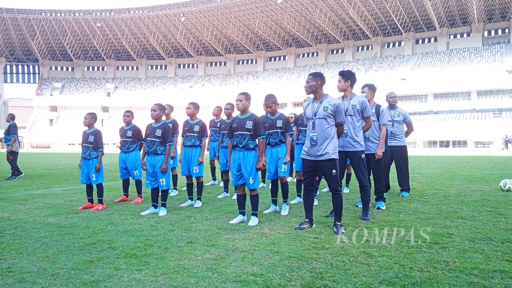 Tampak anak-anak yang tergabung Program Papua Football Academy atau Akademi Sepak Bola Papua.