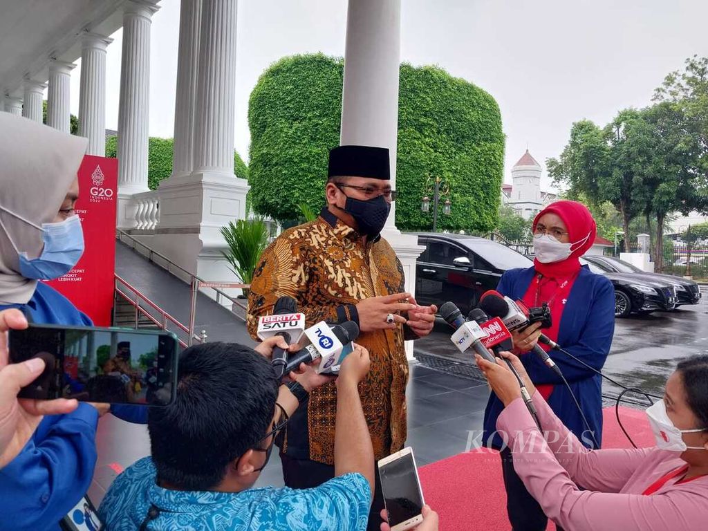 Menteri Agama Yaqut Cholil Qoumas saat menjawab pertanyaan media di Kompleks Istana Kepresidenan, Jakarta, Kamis (8/9/2022).