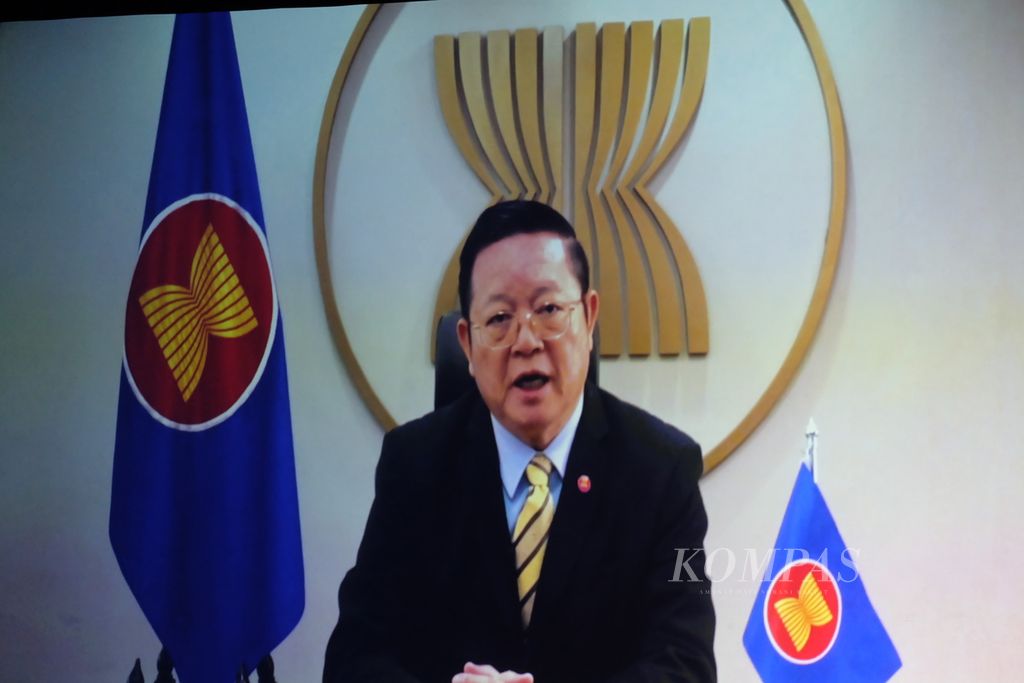 Sekretaris Jenderal Kao Kim Hourn melalui tayangan video menyampaikan pidato untuk pembukaan Konferensi Tingkat Menteri ASEAN tentang Keamanan Siber Ke-8 dalam rangkaian Singapore International Cyber Week (SICW) 2023 di Singapura, Rabu (18/10/2023).