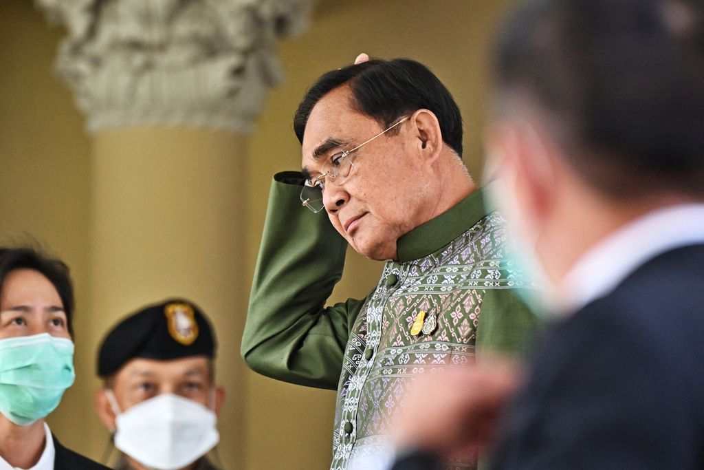 Perdana Menteri Thailand Prayuth Chan-ocha berbicara kepada wartawan setelah rapat kabinet di Bangkok, 16 Mei 2023. 