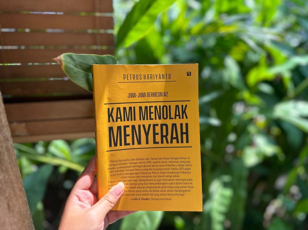 Buku <i>Jiwa-jiwa Bermesin #2: Kami Menolak Menyerah</i>