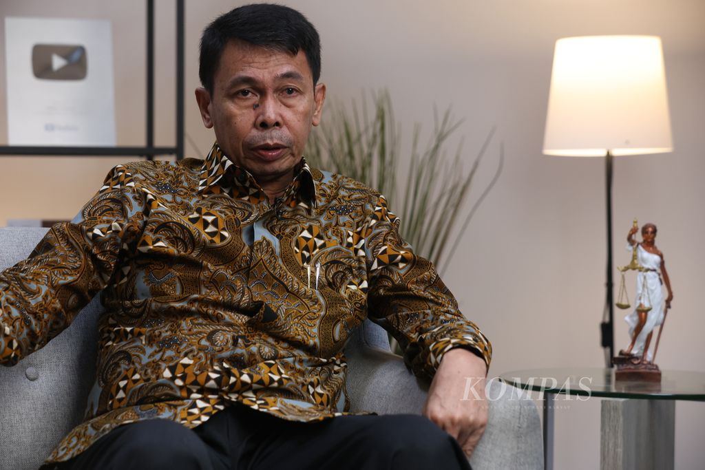 Ketua sementara Komisi Pemberantasan Korupsi Nawawi Pomolango saat berada di Menara Kompas, Jakarta, Selasa (30/1/2024). 