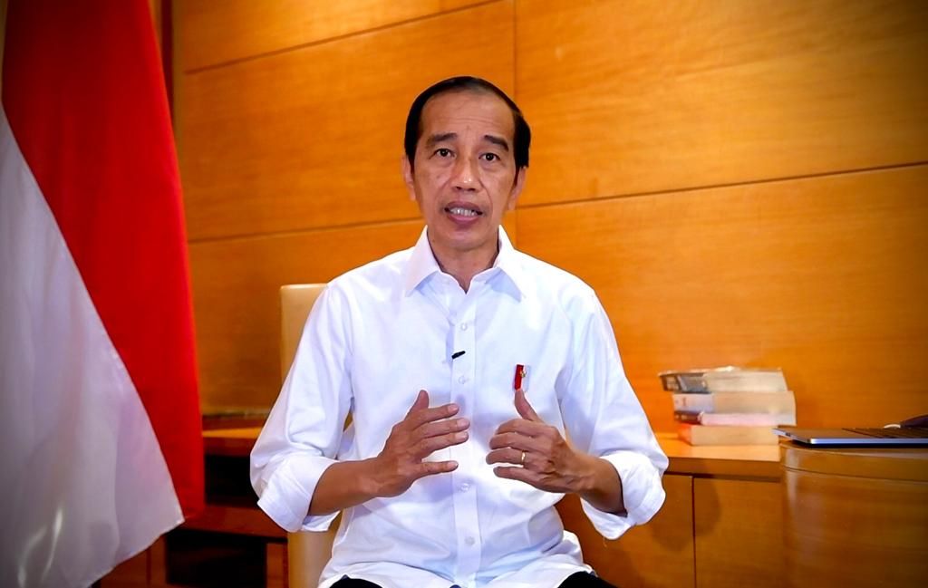 Presiden Joko Widodo saat menyampaikan pernyataan pers secara daring terkait perkembangan Covid-19 terkini dari Kota Medan, Sumatera Utara, Kamis (3/2/2022).