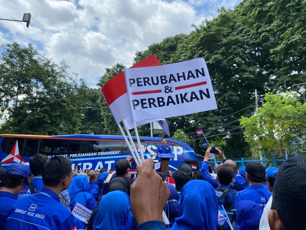 Ketua Umum Partai Demokrat Agus Harimurti Yudhoyono memberikan keterangan pers di Kantor DPP Partai Demokrat, Jakarta, Senin (3/4/2023).