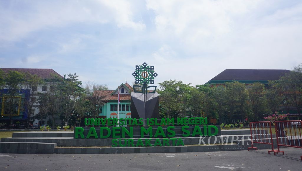 Suasana yang tampak di kompleks Universitas Islam Negeri Raden Mas Said Surakarta, di Kabupaten Sukoharjo, Jawa Tengah, Jumat (26/8/2022).