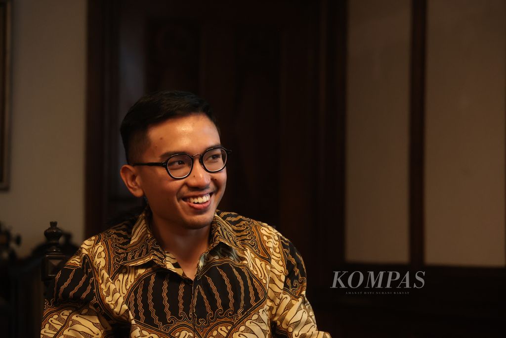 Kanjeng Gusti Pangeran Adipati Arya (KGPAA) Mangkunegara X saat diwawancarai oleh <i>Kompas</i>, Rabu (26/7/2023), di Pura Mangkunegaran, Kota Surakarta, Jawa Tengah.