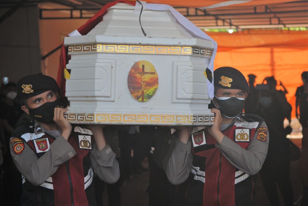 Peti jenazah Brigadir Nofriansyah Yosua Hutabarat alias Brigadir J. 