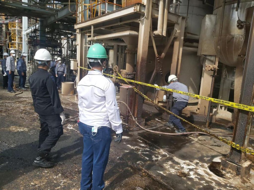 Lokasi kebocoran dan ledakan pada area reaktor sistem bagian produksi <i>purified terephthalic acid </i>untuk bahan baku poliester atau benang PT Mitsubishi Chemical Indonesia di Kota Cilegon, Banten, Rabu (23/2/2022).