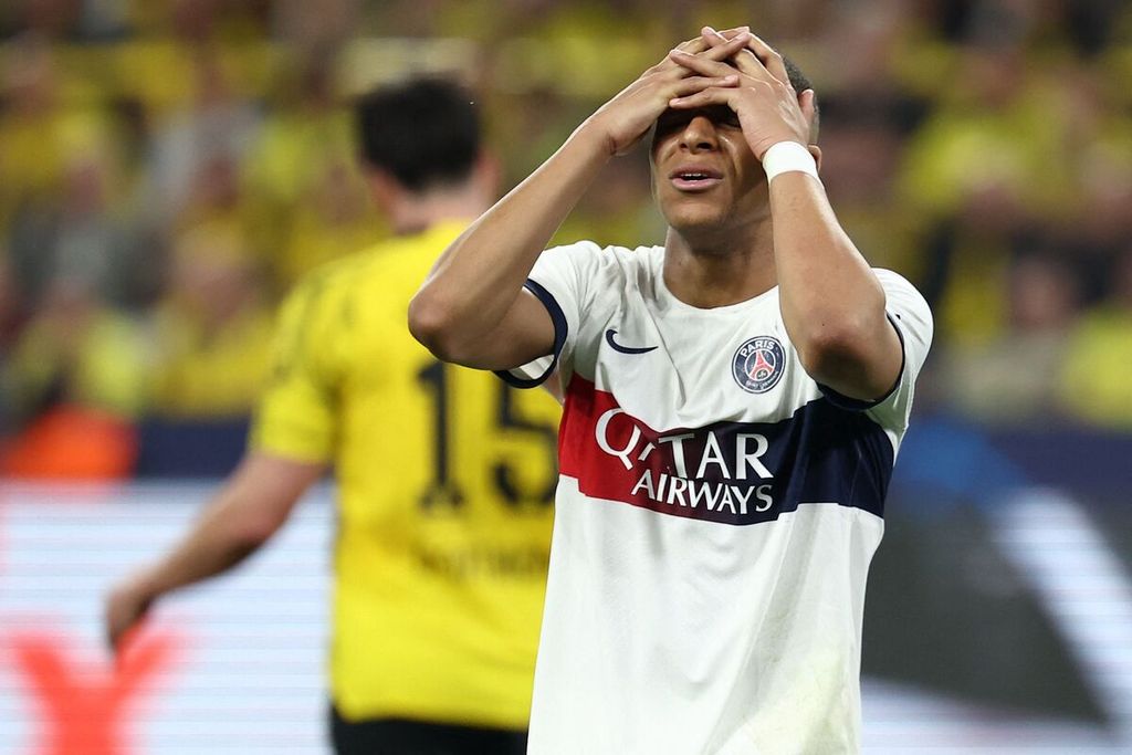 Striker Paris Saint-Germain saat laga semifinal Liga Champions lawan Borussia Dortmund, Kamis (2/5/2024) dini hari WIB. 