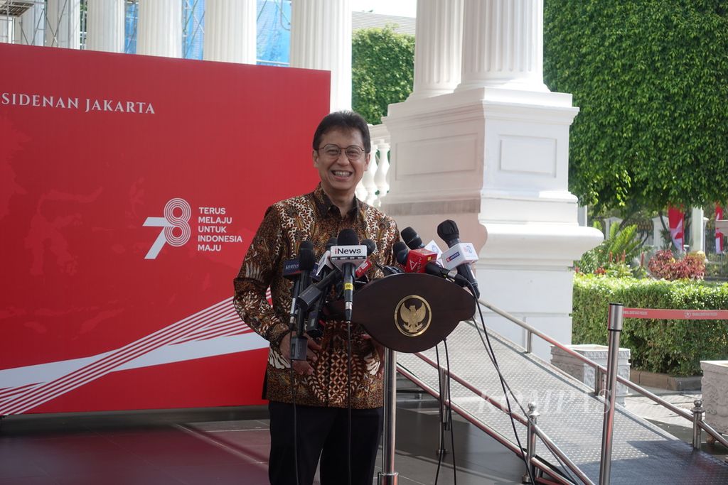 Menteri Kesehatan Budi Gunadi Sadikin saat memberikan keterangan pers di Kompleks Istana Kepresidenan, Jakarta, Selasa (18/7/2023).
