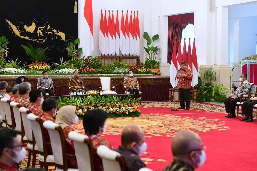Kepala Badan Pengawasan Keuangan dan Pemerintah M Yusuf Ateh saat memberi laporan pada pembukaan Rapat Koordinasi Nasional Pengawasan Internal Pemerintah di Istana Negara, Jakarta, Selasa (14/6/2022).