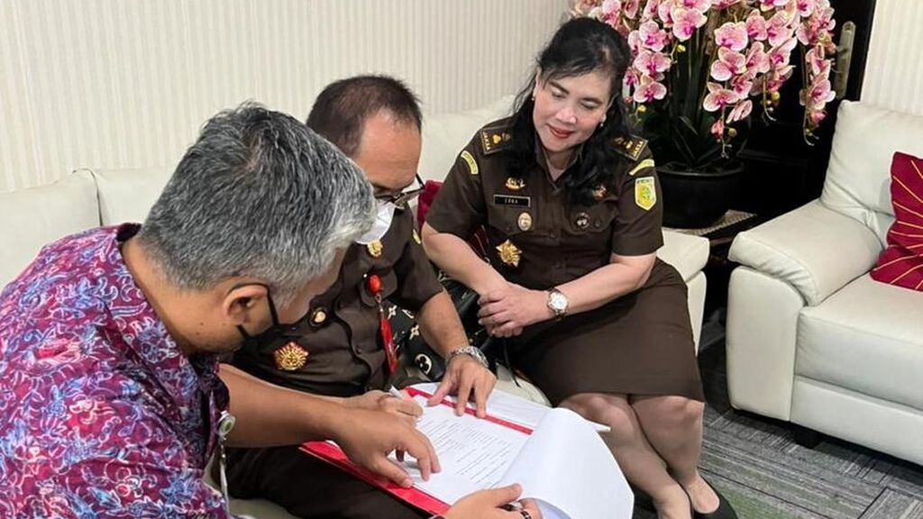 Jaksa penuntut umum mengajukan upaya hukum kasasi terhadap putusan Majelis Hakim Pengadilan Negeri Jakarta Selatan dalam perkara dugaan tindak pidana pembunuhan anggota Laskar FPI di Kilometer 50 Tol Jakarta-Cikampek, Kamis (24/3/2022).