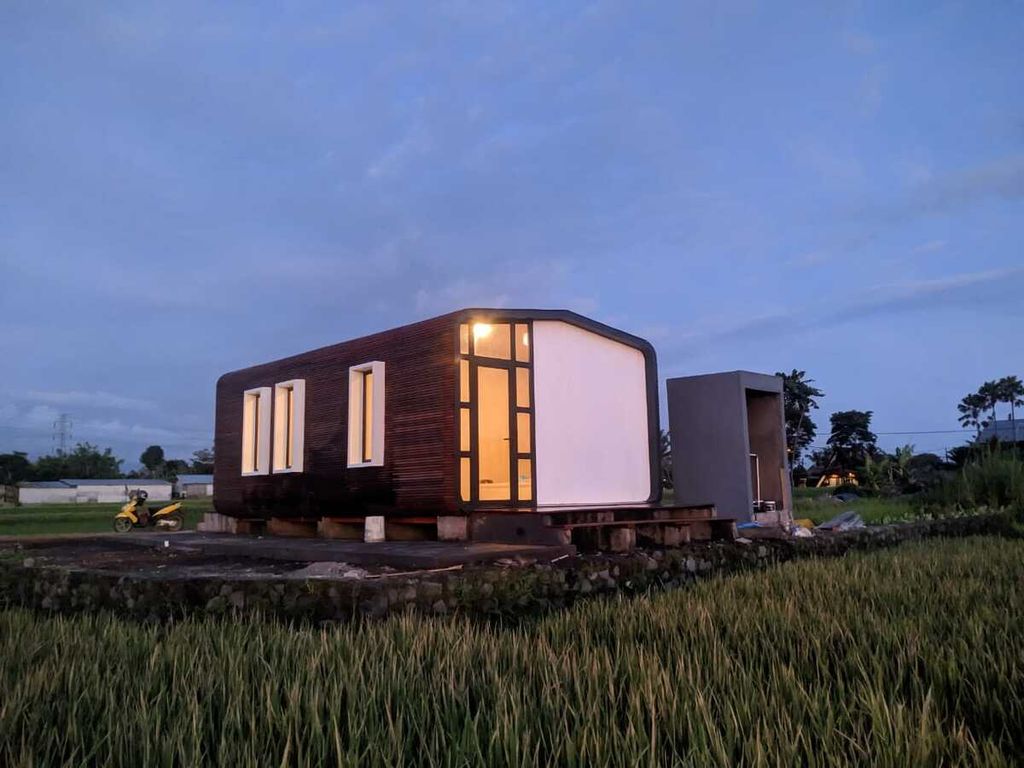 Penampakan rumah prefab dengan sistem modular knock-down di Bali milik Grhya Prefab.