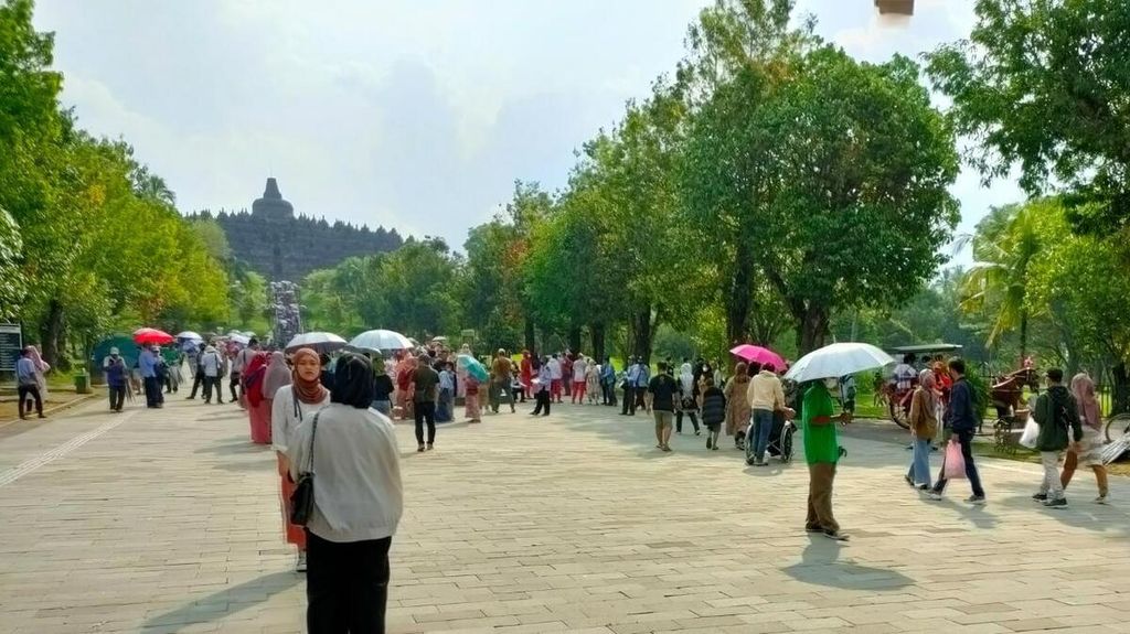 Jumlah wisatawan ke Candi Borobudur meningkat pesat selama libur Lebaran. Adapun, puncak kunjungan terjadi pada H+3 Lebaran, dengan jumlah wisatawan mencapai 31.089 orang.
