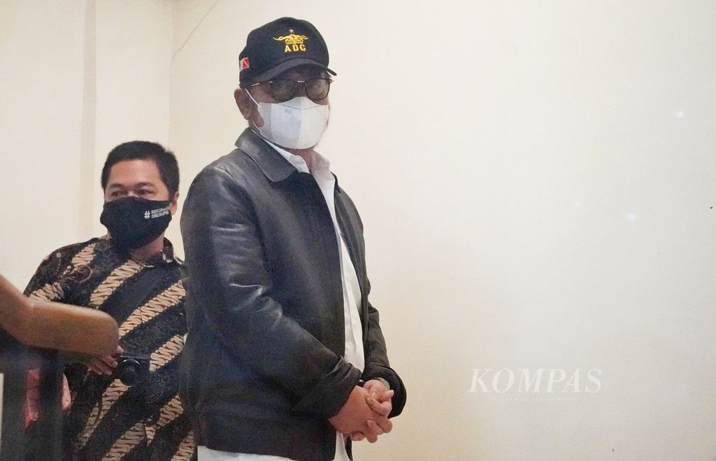 Bekas Menteri Pertanian Syahrul Yasin Limpo tiba di Gedung Komisi Pemberantasan Korupsi, Jakarta, setelah ditangkap pada Kamis (12/10/2023) malam. 
