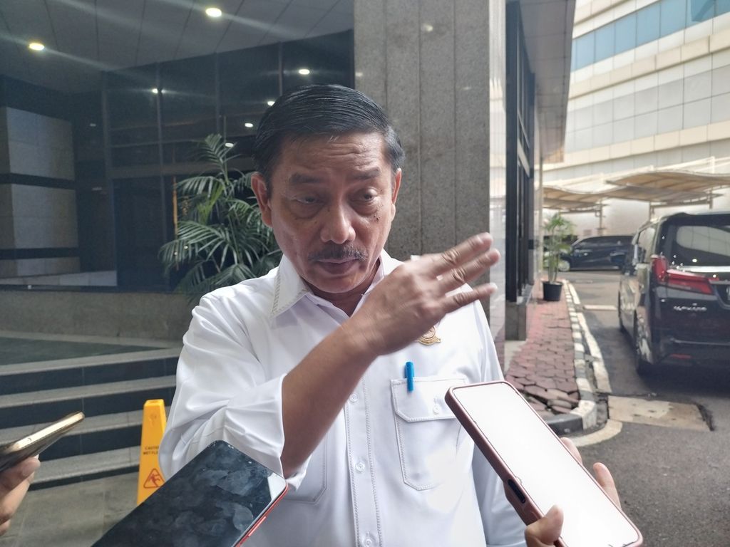 Direktur Jenderal Perhubungan Darat Kementerian Perhubungan Hendro Sugiatno memberikan penjelasan mengenai mudik gratis di kantor Kementerian Perhubungan, Jakarta, Selasa (2/5/2023).