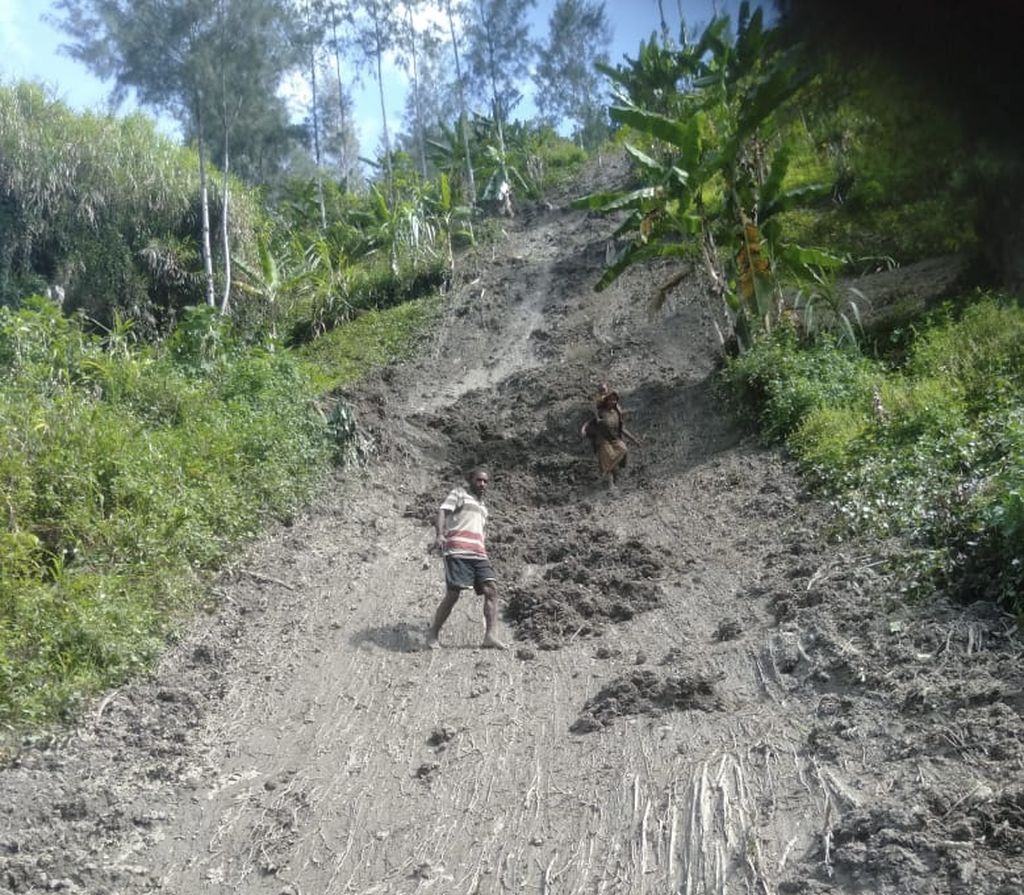 Longsor di Distrik Sugapa, Kabupaten Intan Jaya, Papua Tengah, Selasa (6/2/2024).