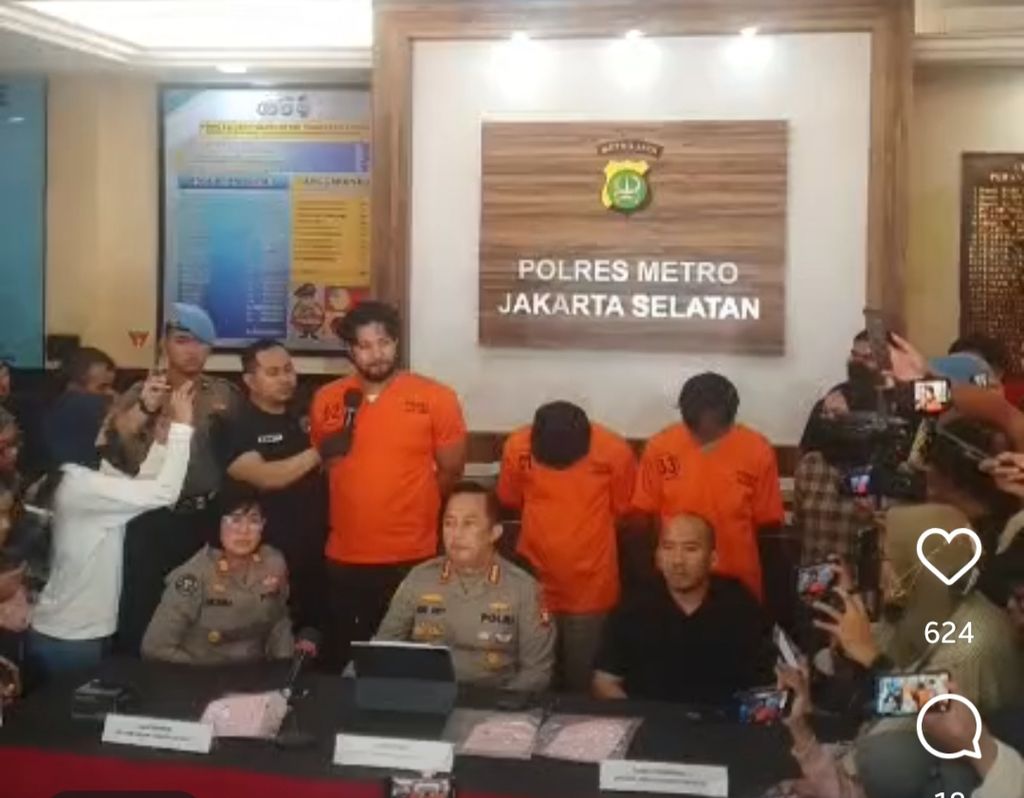 Rilis kasus penyalahgunaan narkotika jenis sabu oleh artis Ammar Zoni dan dua tersangka lainnya di Polda Metro Jakarta Selatan, Jumat (10/3/2023).