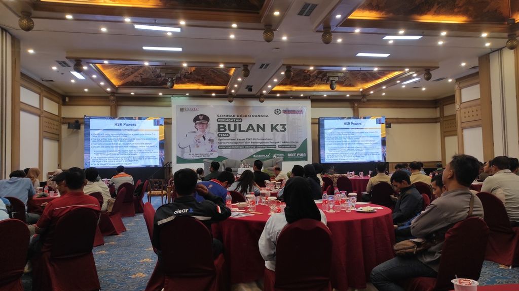Suasana seminar Optimalisasi Peran P2K3 di Perusahaan serta Pencegahan dan Penanganan Penyakit akibat Kerja, Selasa (30/1/2024), di Hotel Sahid Jaya Lippo Cikarang, Bekasi, Jawa Barat.