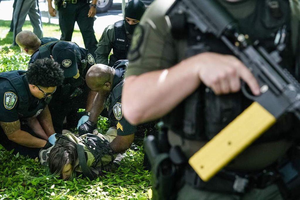 Police arrest a protester during a pro-Palestinian demonstration at Emory University in Atlanta, Georgia, USA, April 15, 2024.