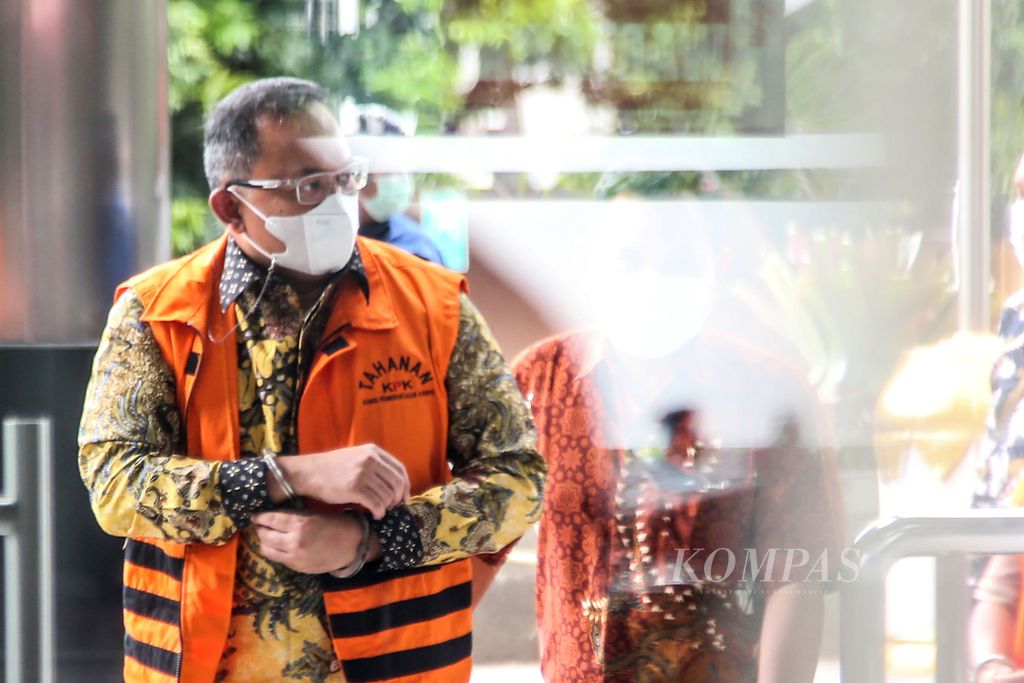 Dodi Reza Alex Noerdin menjalani pemeriksaan lanjutan di gedung Komisi Pemberantasan Korupsi, Jakarta, Jumat (19/11/2021). 