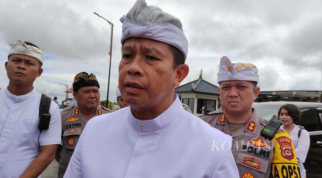 Kepala Polda Bali Inspektur Jenderal Putu Jayan Danu Putra di kawasan Pura Agung Besakih, Karangasem, Senin (6/3/2023).