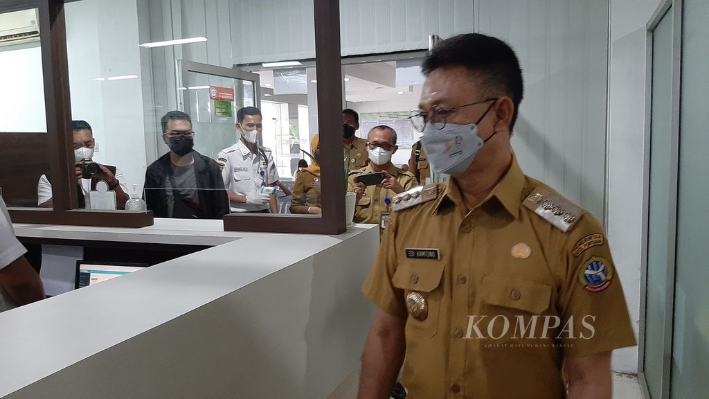 Wali Kota Pontianak Edi Rusdi Kamtono meninjau Gedung Terpadu Pontianak, saat hari pertama masuk kerja setelah libur Lebaran, Senin (9/5/2022).