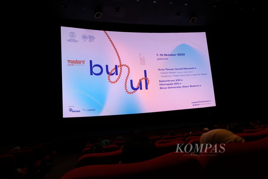 Suasana pembukaan Madani International Film Festival (MIFF) 2023 di Jakarta, Sabtu (7/10/2023). Festival yang berlangsung pada 7-12 Oktober 2023 ini menampilkan 75 film dari 26 negara, antara lain Iran, Perancis, Palestina, Filipina, Jepang, Indonesia, dan Austria.