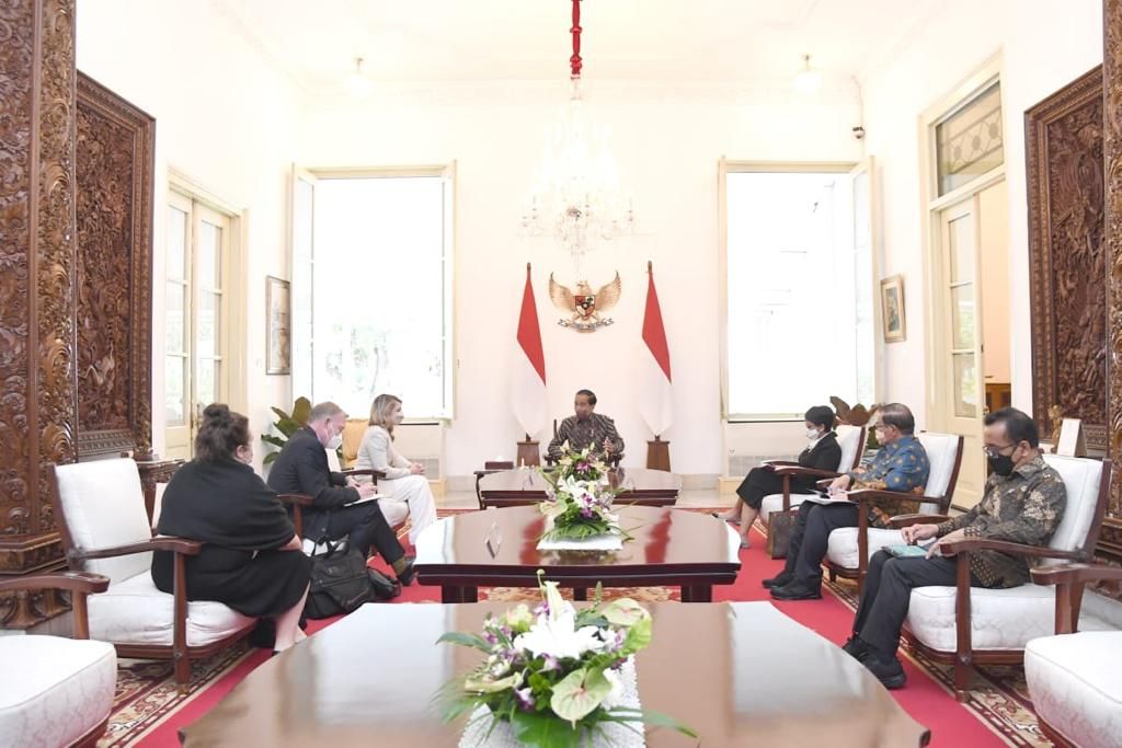 Presiden Joko Widodo menerima kunjungan kehormatan Menteri Luar Negeri Kanada Melanie Joly di Istana Merdeka, Jakartq, Senin (11/4/2022).