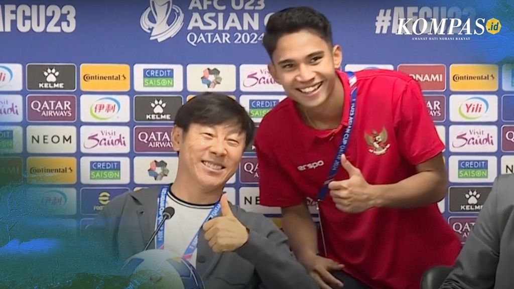 Indonesia U-23 Team coach Shin Tae-yong, along with Marselino Ferdinan, not only received greetings and requests for selfies from the team's fans, but also from the players themselves.