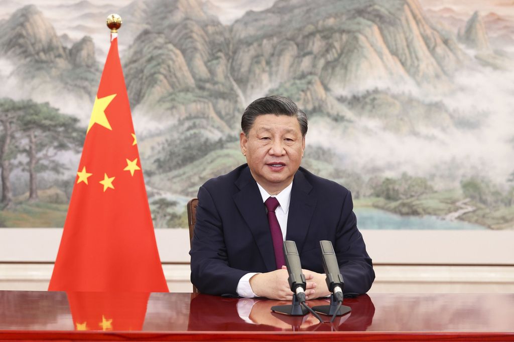 Dalam foto yang dirilis kantor berita China, Xinhua, Presiden China Xi Jinping memberikan pidato melalui konferensi video pada upacara pembukaan Bo’ao Forum untuk Asia di Bo’ao, Provinsi Hainan, China, 21 April 2022. 
