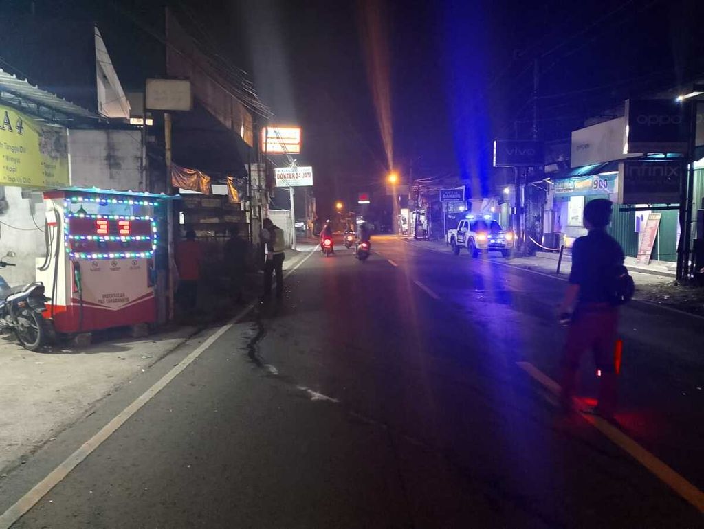 Lokasi kejadian tabrakan maut antarpengendara motor di Jalan Raya Galuga, Cibungbulang, Kabupaten Bogor, Jawa Barat, Sabtu (27/1/2024).