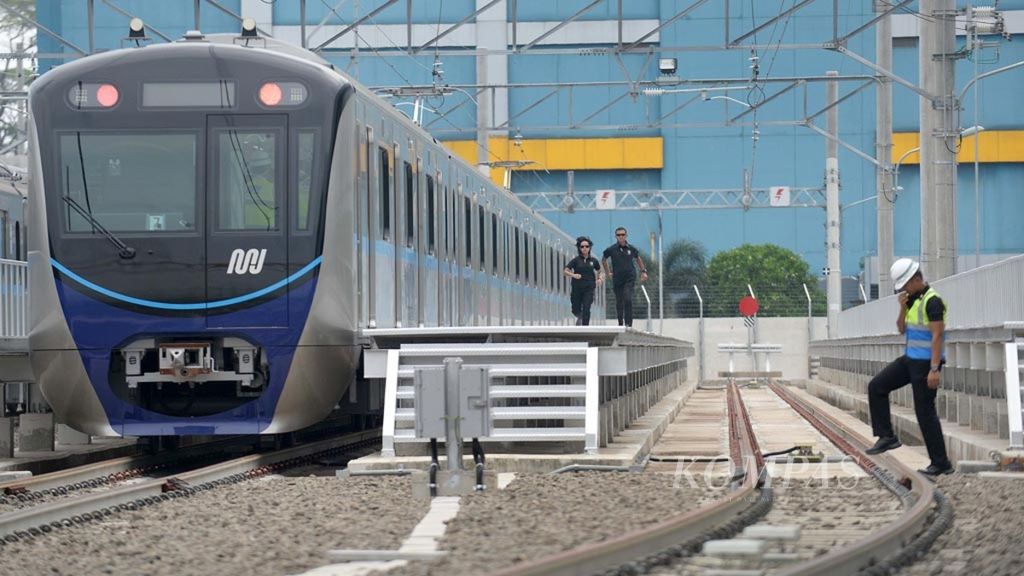 PT Mass Rapid Transit ( MRT) Jakarta melakukan uji coba kereta MRT fase I Lebak Bulus-Bundaran HI, Jakarta, Selasa (6/11/2018). 