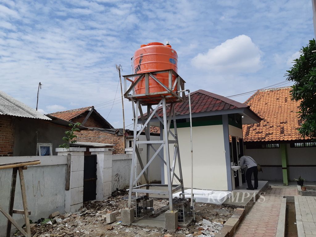 Salah satu model toilet sekolah  di SDN Karangraharja 02, Cikarang Utara, Selasa (15/12/2020).