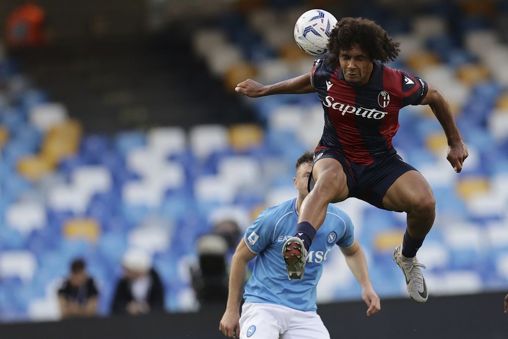 Bologna player Joshua Zirkzee headed the ball during a Serie A League match against Napoli on May 11, 2024. Zirkzee is a key player for Motta in bringing Bologna to a position in the Champions League this season.