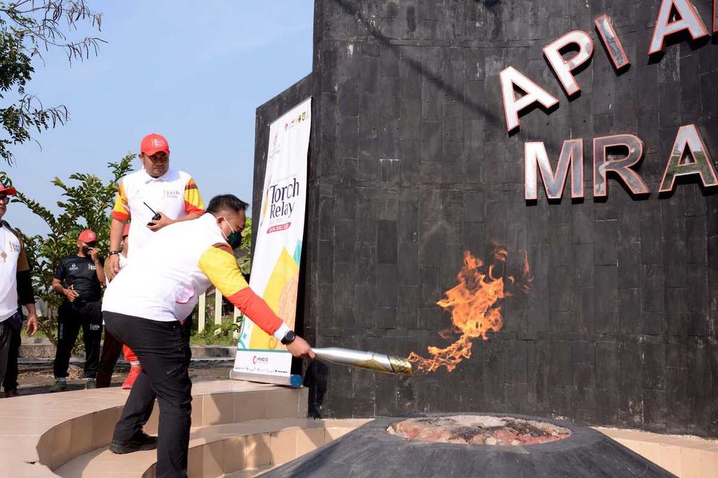 Kirab obor ASEAN Para Games dimulai dengan pengambilan api di Museum Api Abadi Mrapen di Kabupaten Grobogan, Jawa Tengah, Sabtu (23/7/2022) pagi. Kirab obor kemudian berlanjut ke Kota Semarang, Kabupaten Sukoharjo, Kabupaten Karanganyar, dan akan berakhir di Kota Solo, Jawa Tengah.