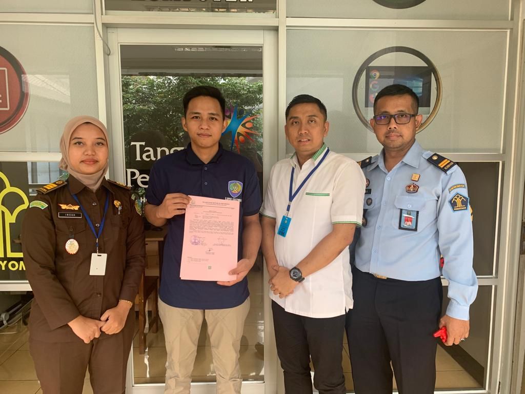 Terpidana Richard Eliezer Pudihang Lumiu resmi menjalani hukuman penjara setelah diserahkan ke Lembaga Pemasyarakatan Salemba, Jakarta, Senin (27/2/2023).