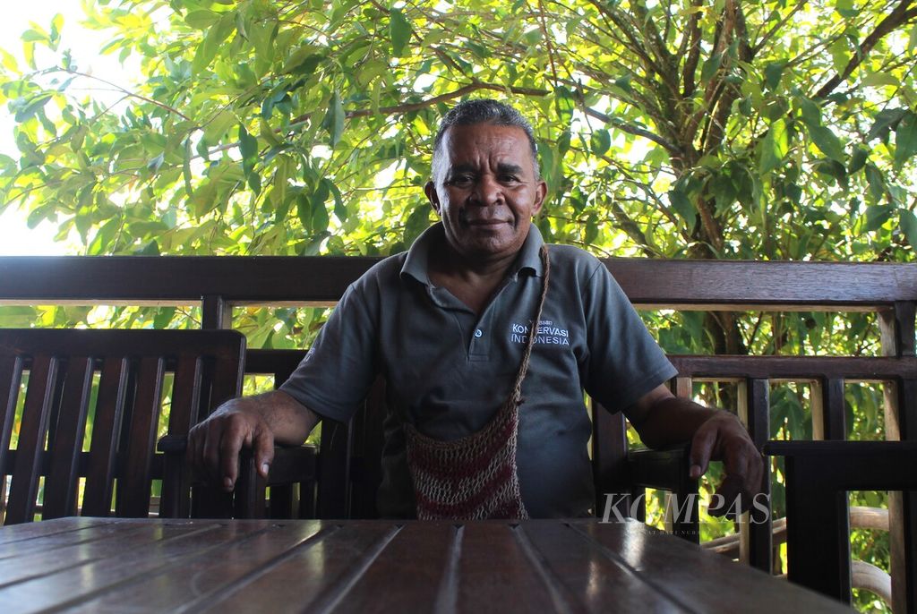 Raja Ampat Program Manager Konservasi Indonesia, Kristian Thebu, di Sorong, Papua Barat Daya, Rabu (26/7/2023).