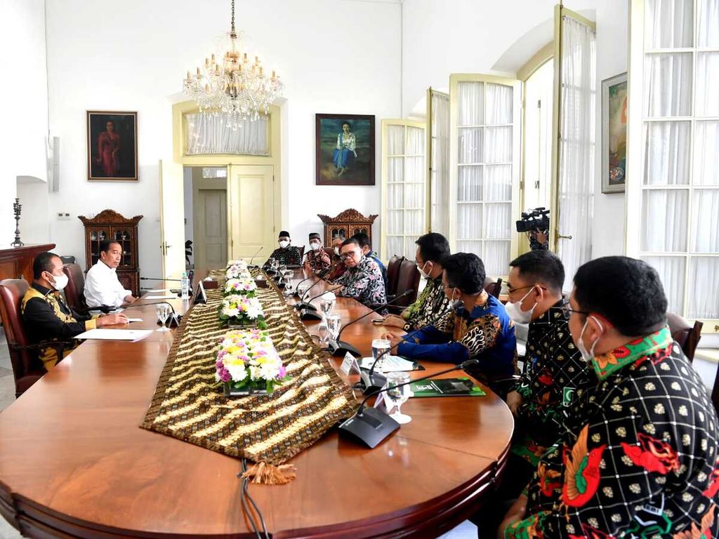 Presiden Joko Widodo menerima perwakilan KAHMI di Istana Kepresidenan Bogor, Jumat (30/9/2022). Pertemuan ini untuk mengundang kehadiran Presiden Jokowi sekaligus untuk membuka Musyawarah Nasional KAHMI pada 24-27 November 2022 di Palu, Sulawesi Tengah.