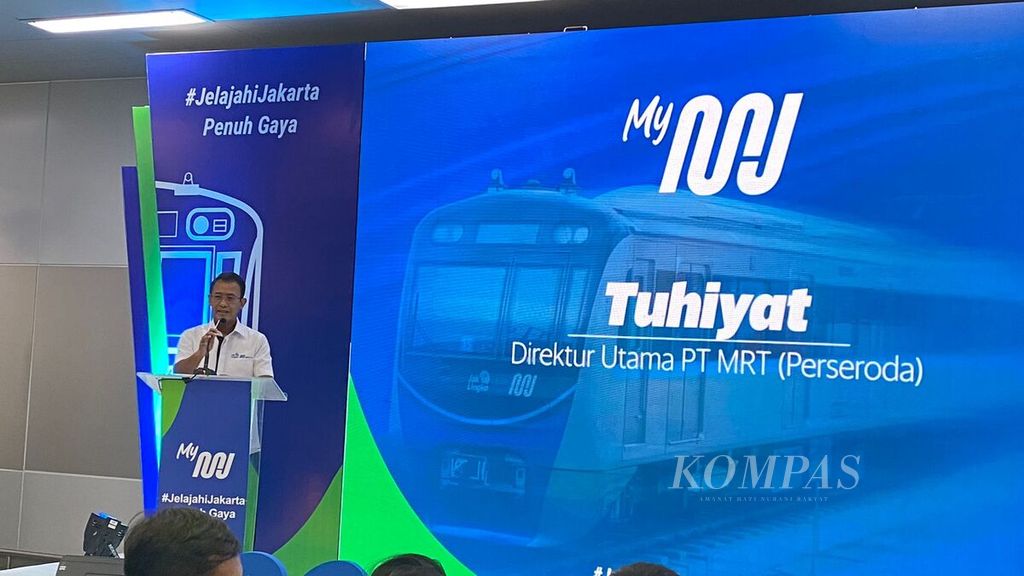 Direktur Utama PT MRT Jakarta Tuhiyat saat acara peluncuran aplikasi MyMRTJ dengan berbagai fitur baru di Stasiun Bundaran HI, Jakarta Pusat, Kamis (9/11/2023).