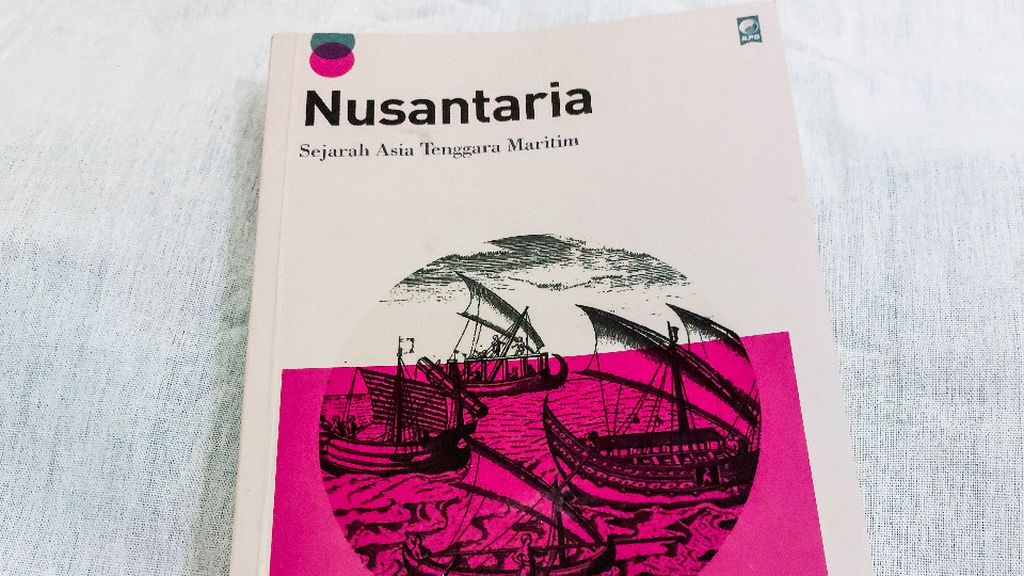 Halaman muka buku berjudul 'Nusantaria Sejarah Asia Tenggara Maritim'